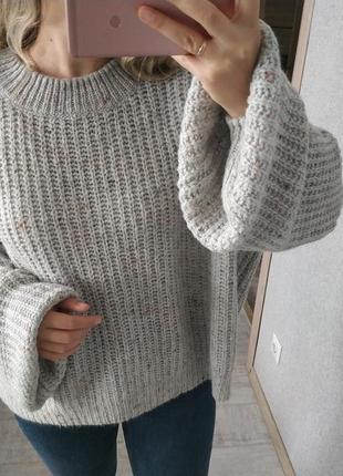 Теплий гарний светр з шерстю