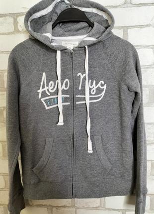 Спортивна вітровочка