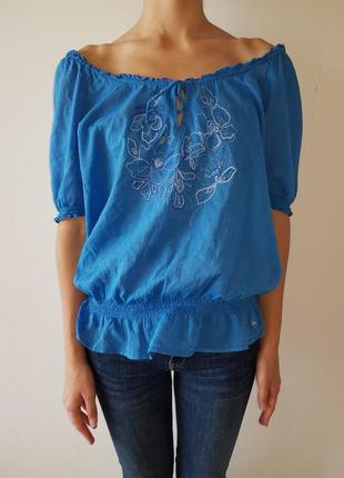 Блакитна блуза abercrombie & fitch з орнаментом2 фото