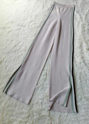 Довгі трикотажні штани палаццо з лампасами длинные вязаные штаны палаццо с лампасами3 фото