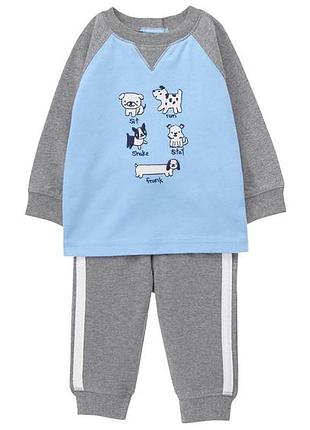Хорошенький костюм с собачками фирмы gymboree,р.12-18m, 18-24m..