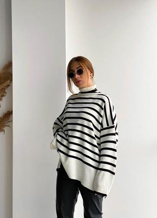 Смугастий светр oversize
