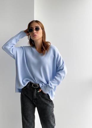 Жіночий пуловер oversize з v-подібним вирізом1 фото