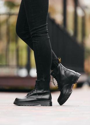 Женские высокие кожаные ботинки dr.martens classic без хутра9 фото