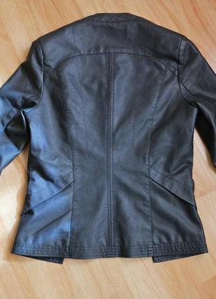 Курточка - пиджак из эко кожи графитного цвета5 фото