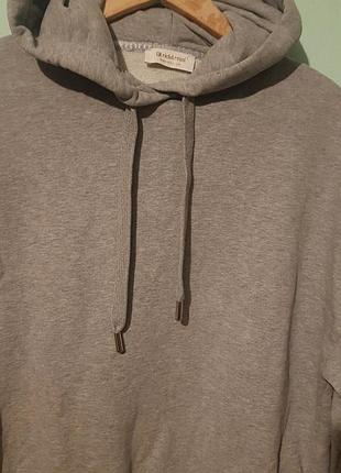 Толстовка худи в наявності
