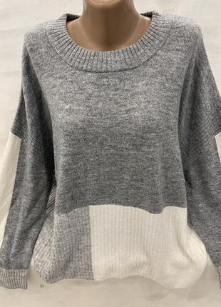 Стильный свитер