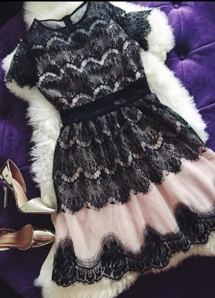 Роскошное кружевное платья,с-м