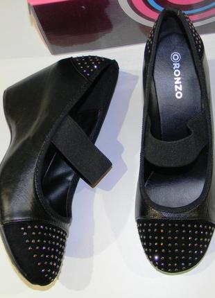 Шикарные туфли oronzo р. 36, 23 см, новые, стразы