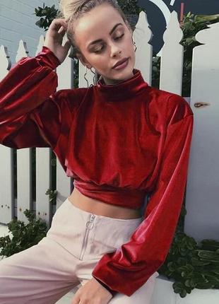 Крута атласна блуза червоного кольору