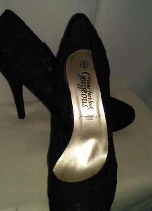 Ідеальні туфельки для ідеальної ніжки