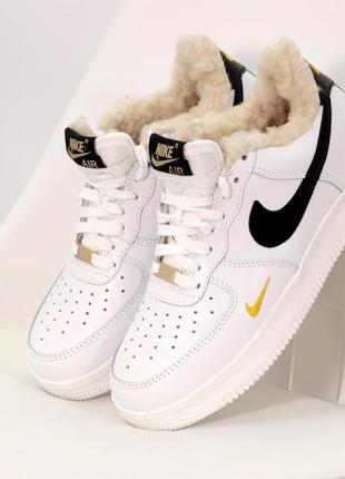 Зимние женские кроссовки white nike shoes with gold check account winter. белые. кожа натуральная.
