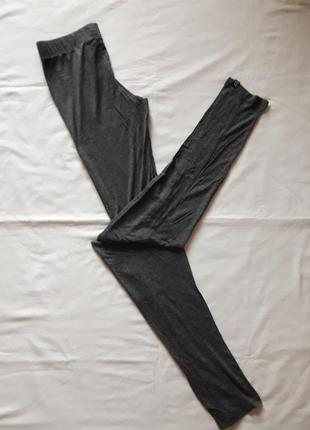 Необычные лосины леггинсы с карманами на штанинах бренда moscow2 фото