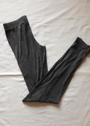 Необычные лосины леггинсы с карманами на штанинах бренда moscow3 фото