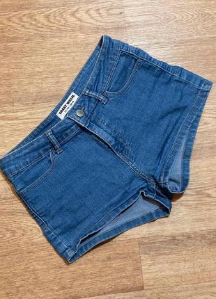Круті джинсові шорти