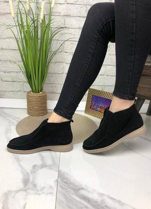 Женские замшевые короткие ботинки
