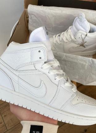 Женские высокие кожаные кроссовки nike air jordan retro 1 white #найк