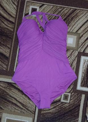 Купальник з відкритою спиною