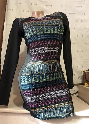 Платье с длинным рукавом