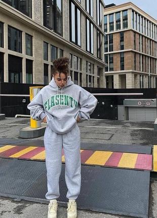 Костюм жіночій