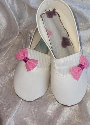 Ніжні чешки для дівчаток, в наявності всі розміри