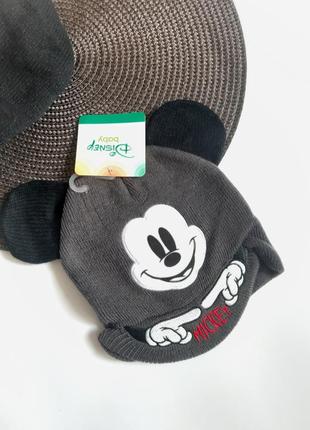 Стильна демісезонна шапочка