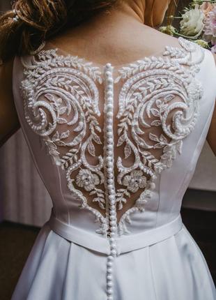 Свадебное платье с королевского атласа2 фото