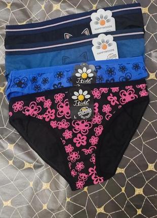 Набір жіночих трусиків