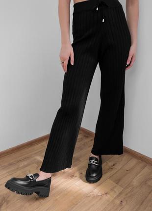 Трикотажные чёрные штаны / брюки в рубчик