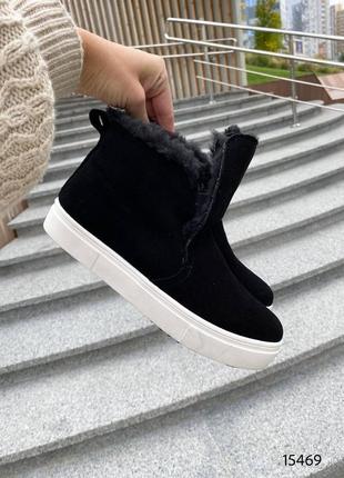 Черные натуральные замшевые зимние ботинки хайтопы без шнурков на белой толстой подошве слипоны замш зима10 фото