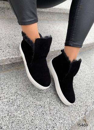 Черные натуральные замшевые зимние ботинки хайтопы без шнурков на белой толстой подошве слипоны замш зима8 фото