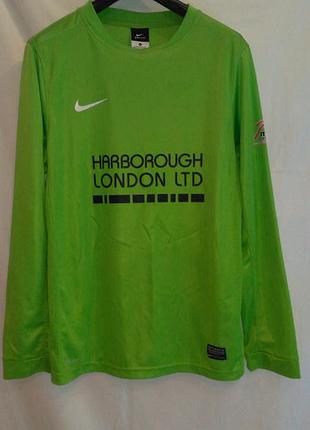 Симпатичная футболка очень  яркого зелёного цвета (made in thailand)