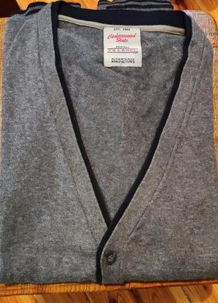 Кофта на пуговицах