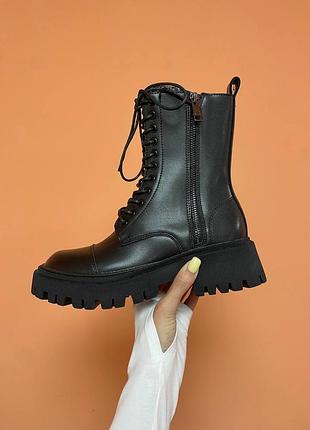 Жіночі черевики balenciaga tractor boots matte