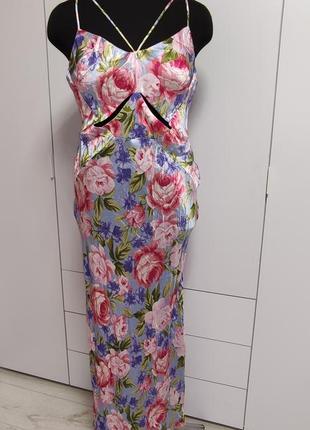 Платье с открытой спиной с вырезами2 фото