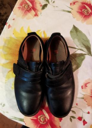 Продам обувь на мальчика 28 размер