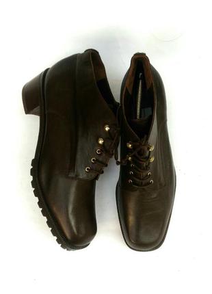 Крутые стильные винтажные ботинки от pollini, на широком каблуке, на шнуровке1 фото