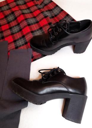 Черные женские ботиночки батильоны