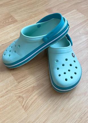 Продам crocs в ідеальному стані розмір 38-39