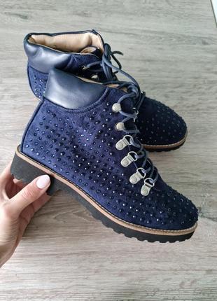 Черевики зі стразами чобітки andre