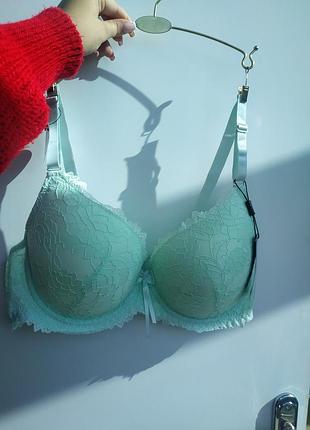 Бюстгальтер,бюст