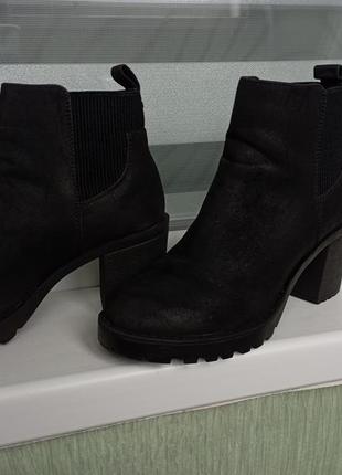 Чобітки жіночі фірмові only  нубук