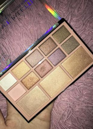 Палетки тіней недорого в хорошому стані