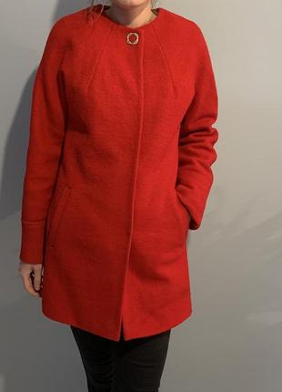 Червоне кашемірове пальто8 фото