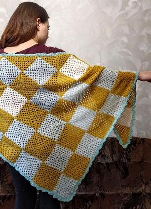 Шаля бабусин квадрат, в'язана гачком.
