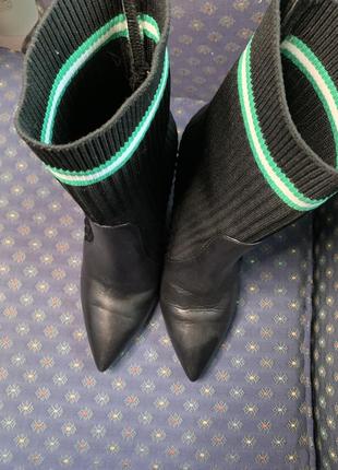 Кайфовые сапоги чулки в спортивном стиле с острым носком 🖤6 фото