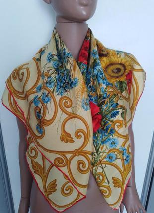Красивый платок с цветочным принтом6 фото