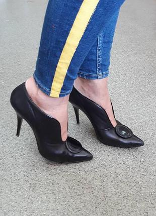 Элегантные туфли.