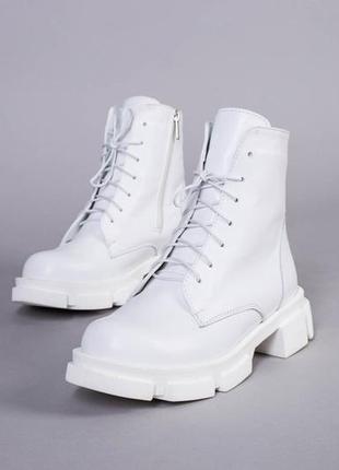 Женские белые кожаные демисезонные ботинки6 фото