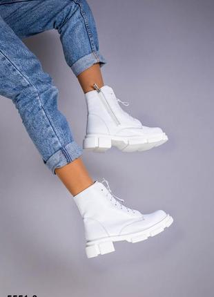 Женские белые кожаные демисезонные ботинки5 фото